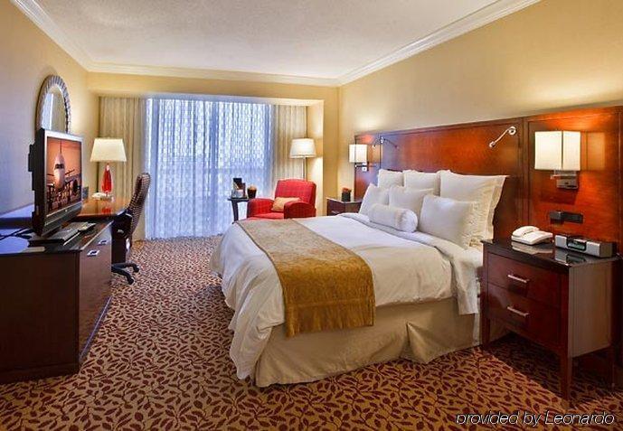Hotel Salt Marriott Downtown At Creek 4*